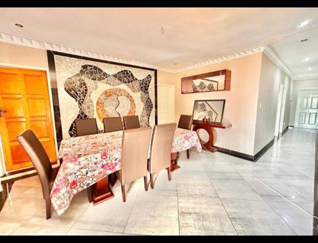 4 BEDROOM HOUSE FOR SALE IN WELGEDACHT